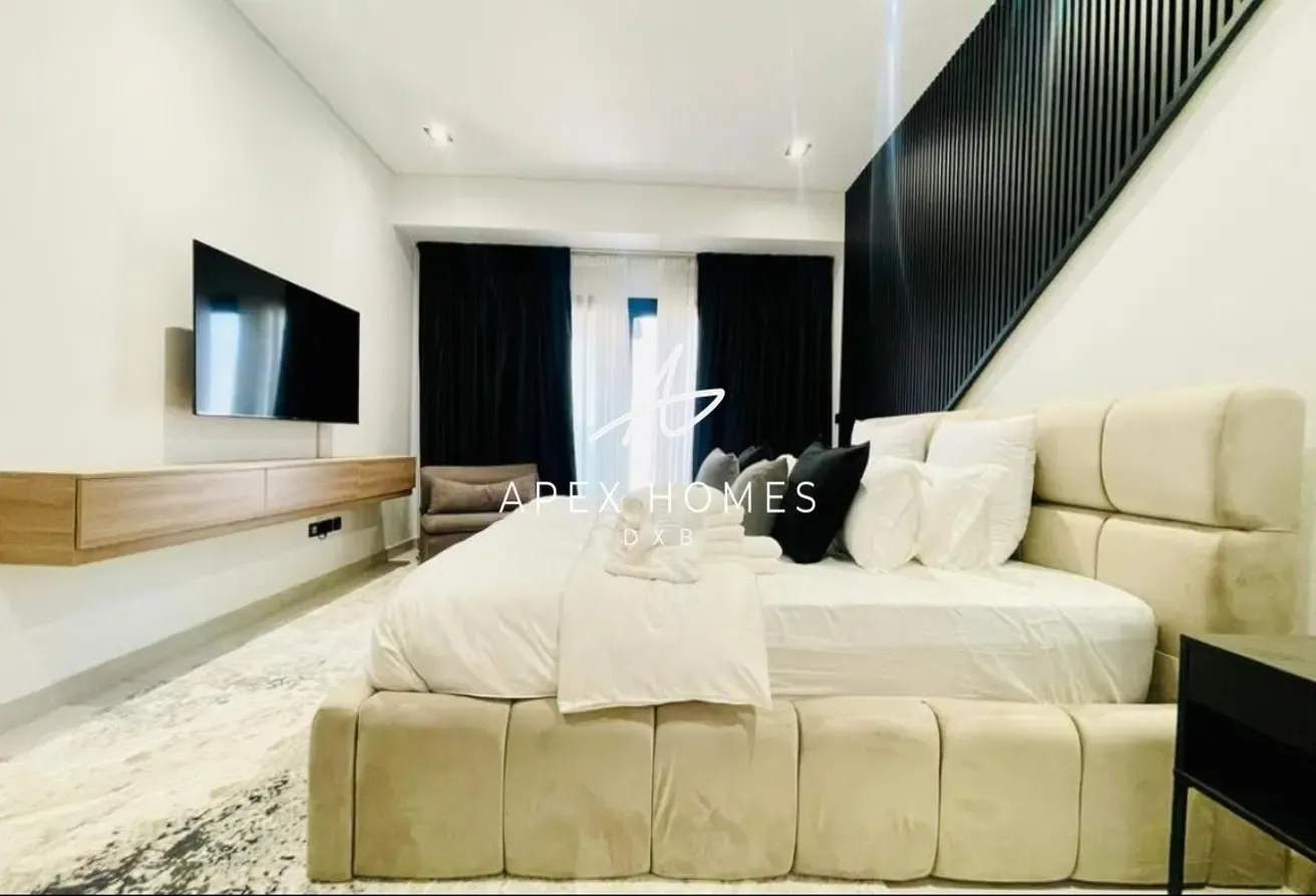 Priced to Sell | 1  Bed + Study | Vacant