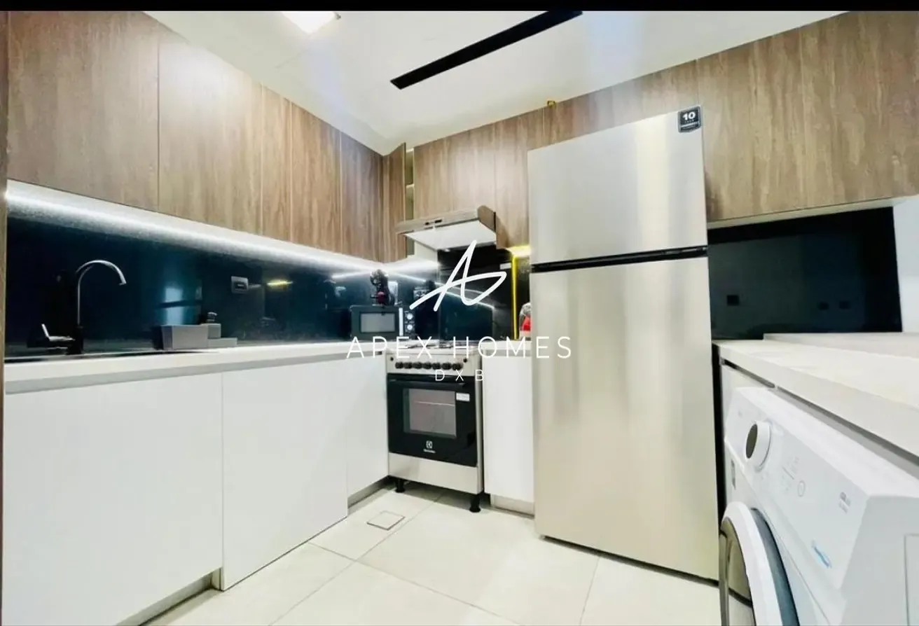 Priced to Sell | 1  Bed + Study | Vacant