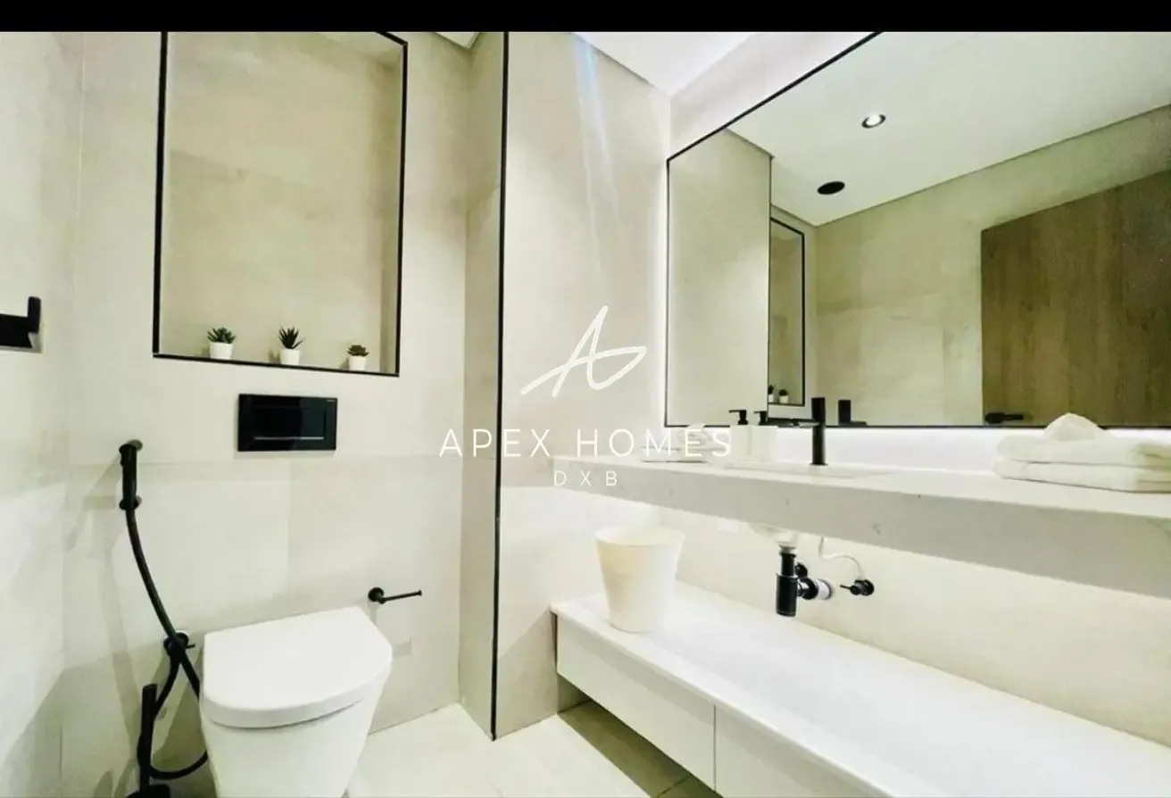 Priced to Sell | 1  Bed + Study | Vacant
