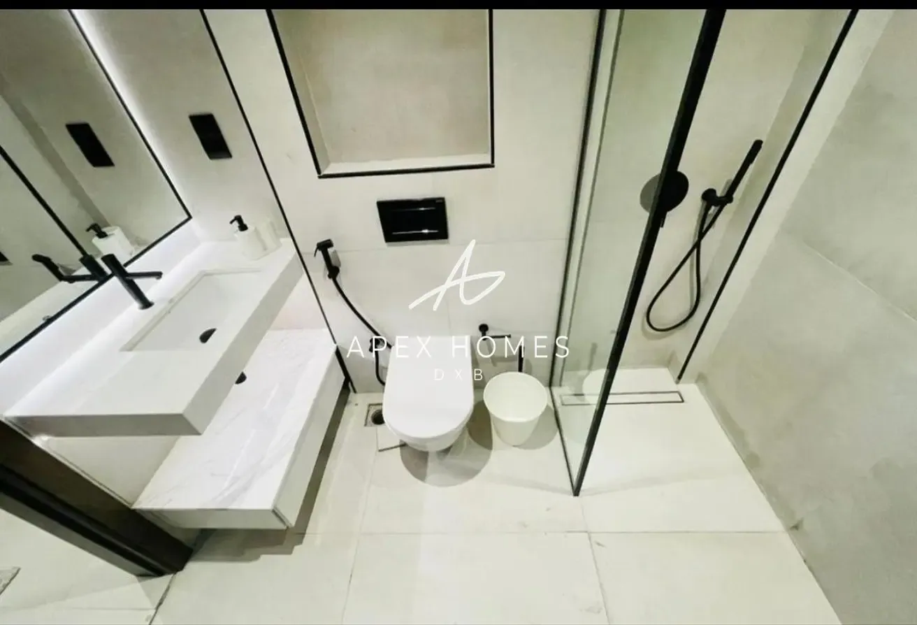 Priced to Sell | 1  Bed + Study | Vacant