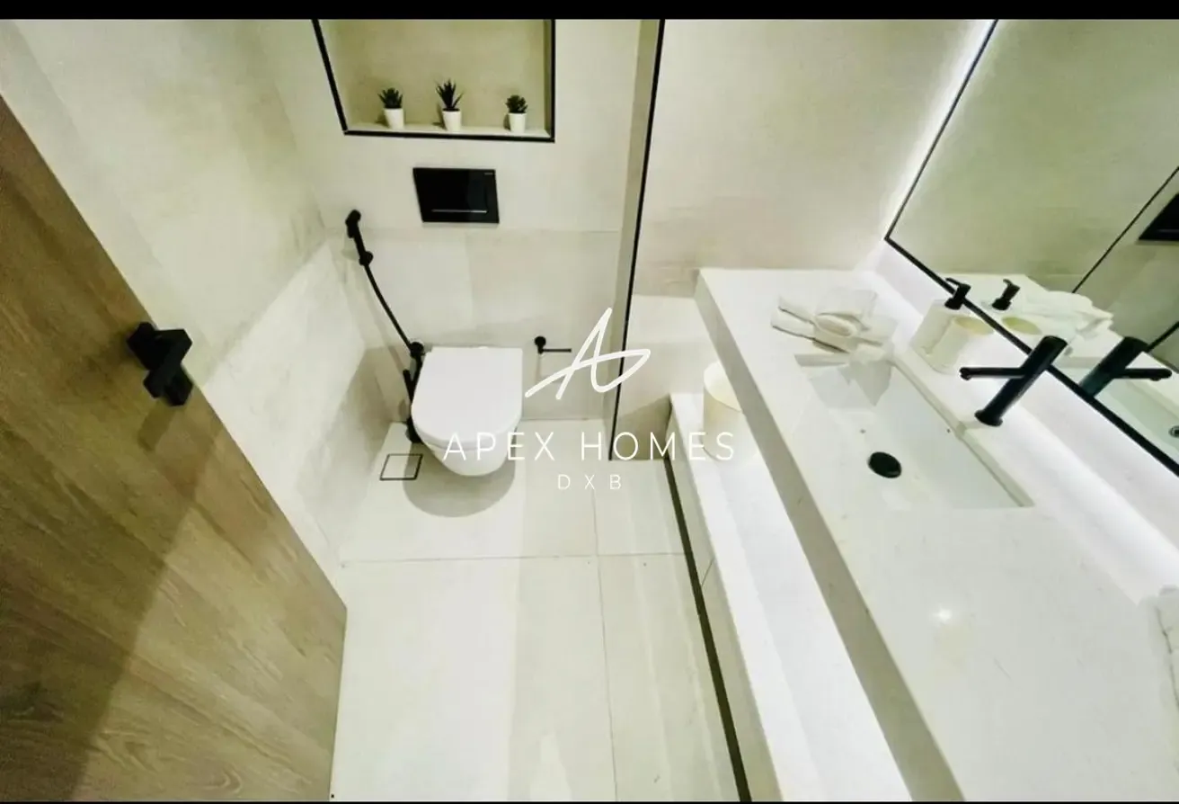 Priced to Sell | 1  Bed + Study | Vacant