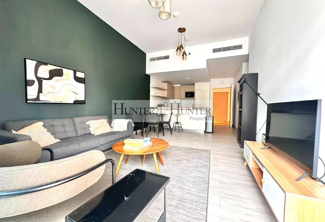 Luxury | Large 1BR | Vacant | Fully Furnished