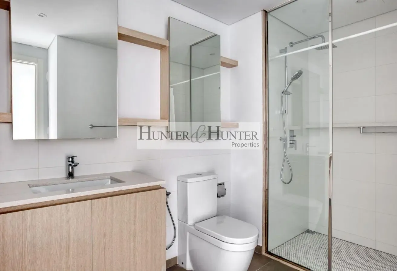Luxury | Large 1BR | Vacant | Fully Furnished
