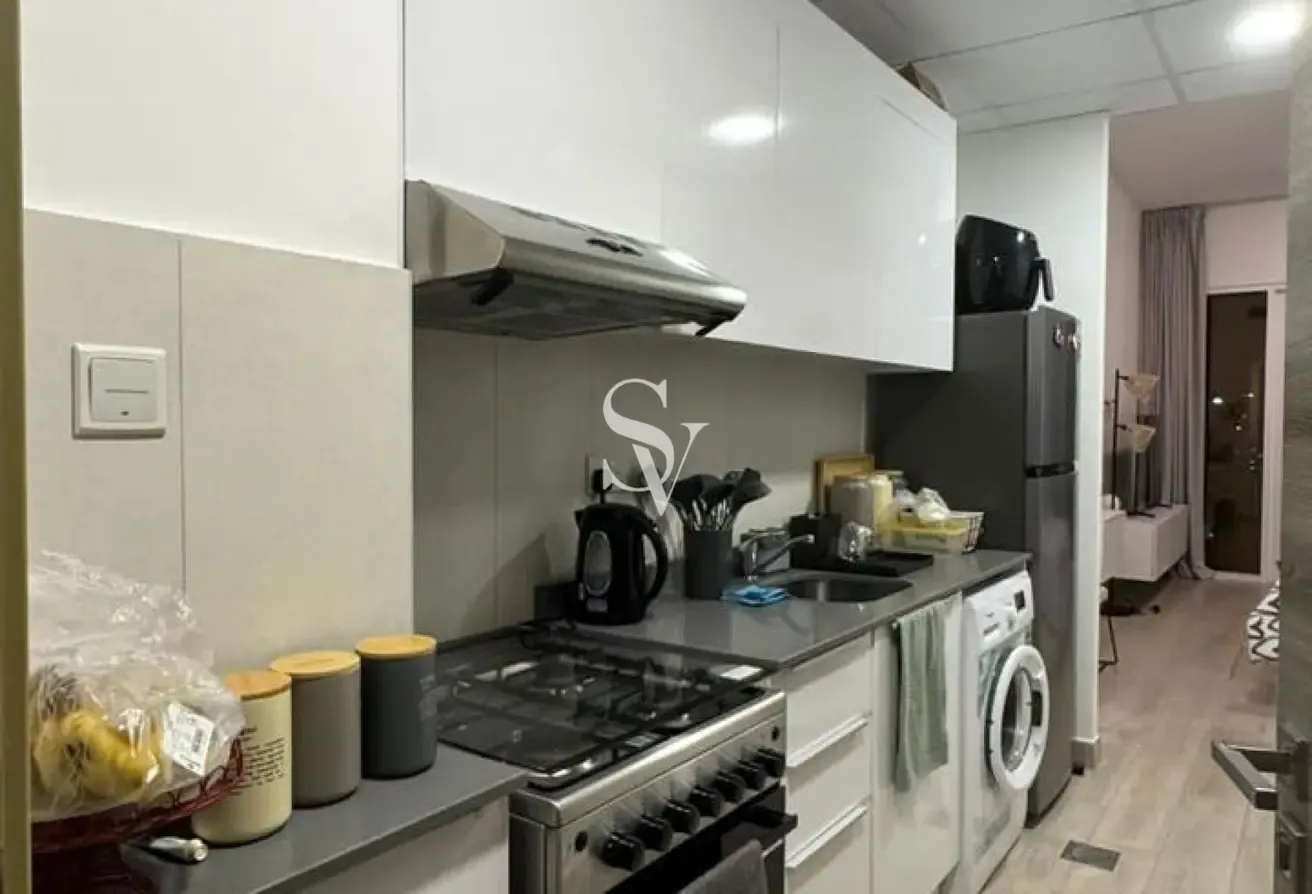 Fully Furnished | High Floor | Bright and Modern