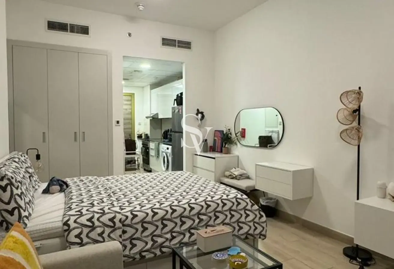 Fully Furnished | High Floor | Bright and Modern