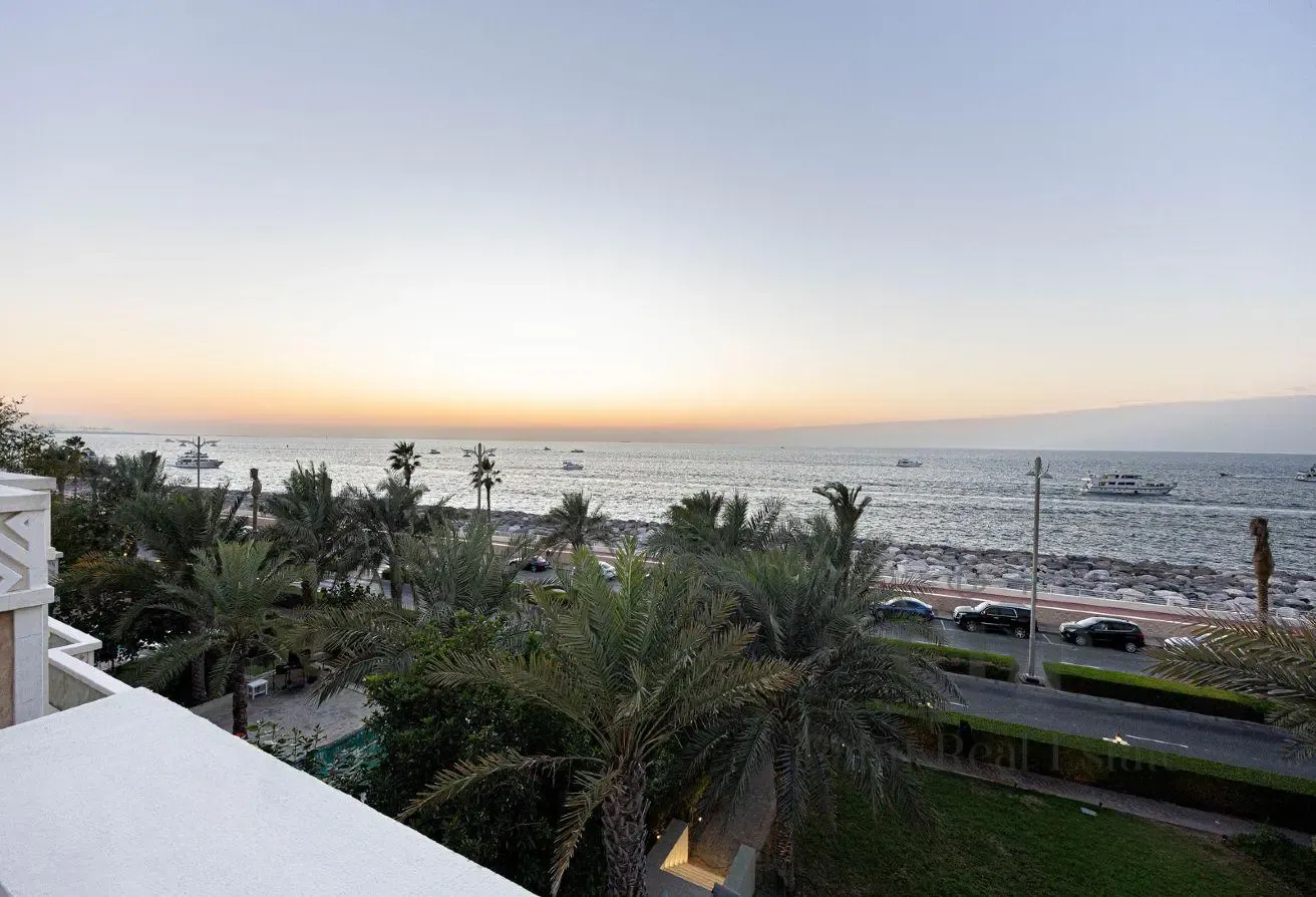 2 Bedroom Spacious I Sea View I Palm Jumeirah