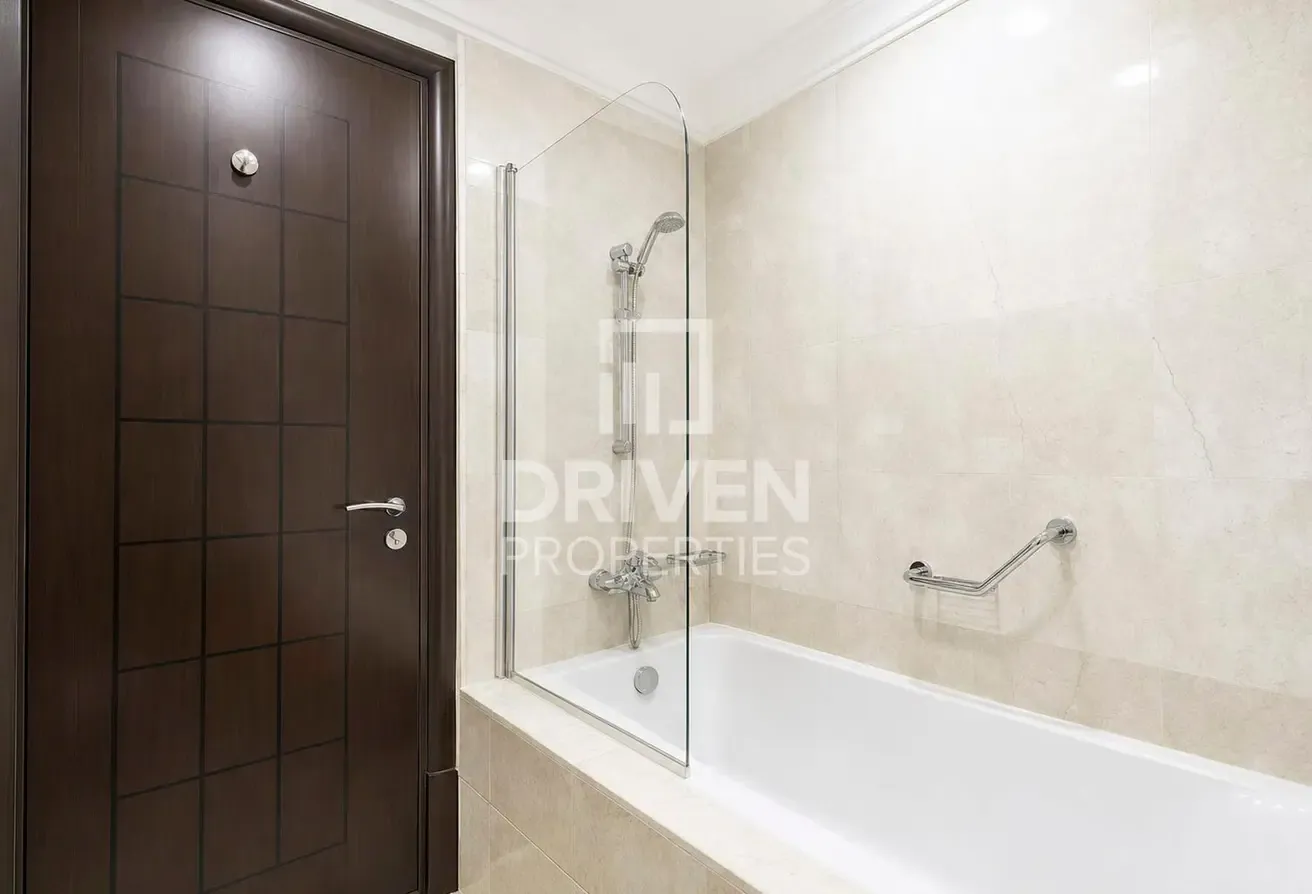 Vacant on Transfer | Full Sea View | Beach Access