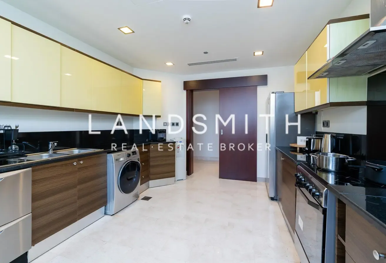 Upgraded Penthouse| Beautiful Sea View | Maid Room