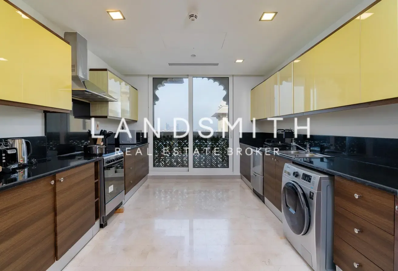 Upgraded Penthouse| Beautiful Sea View | Maid Room