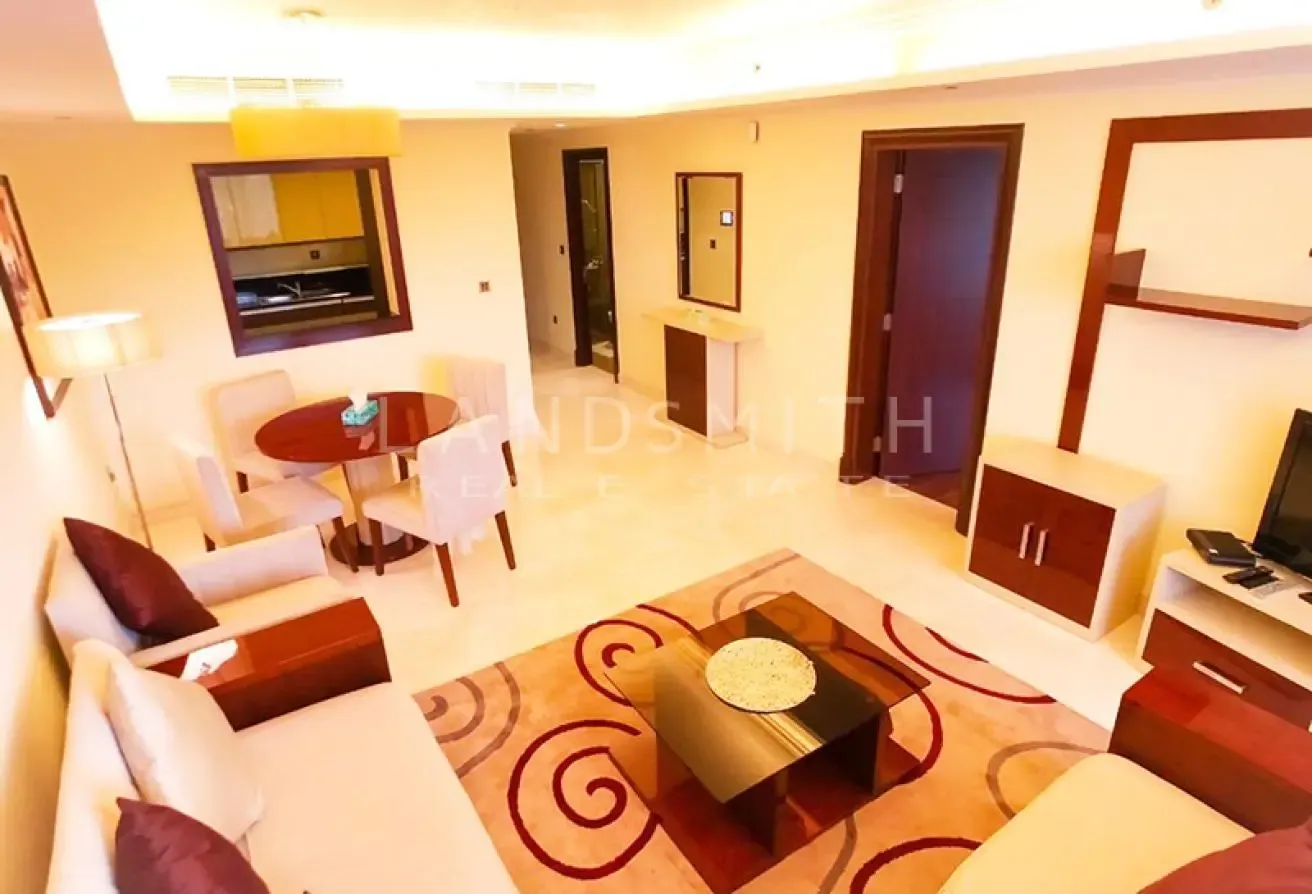 Fully Furnished | Bright 1BR Apartment | Park View