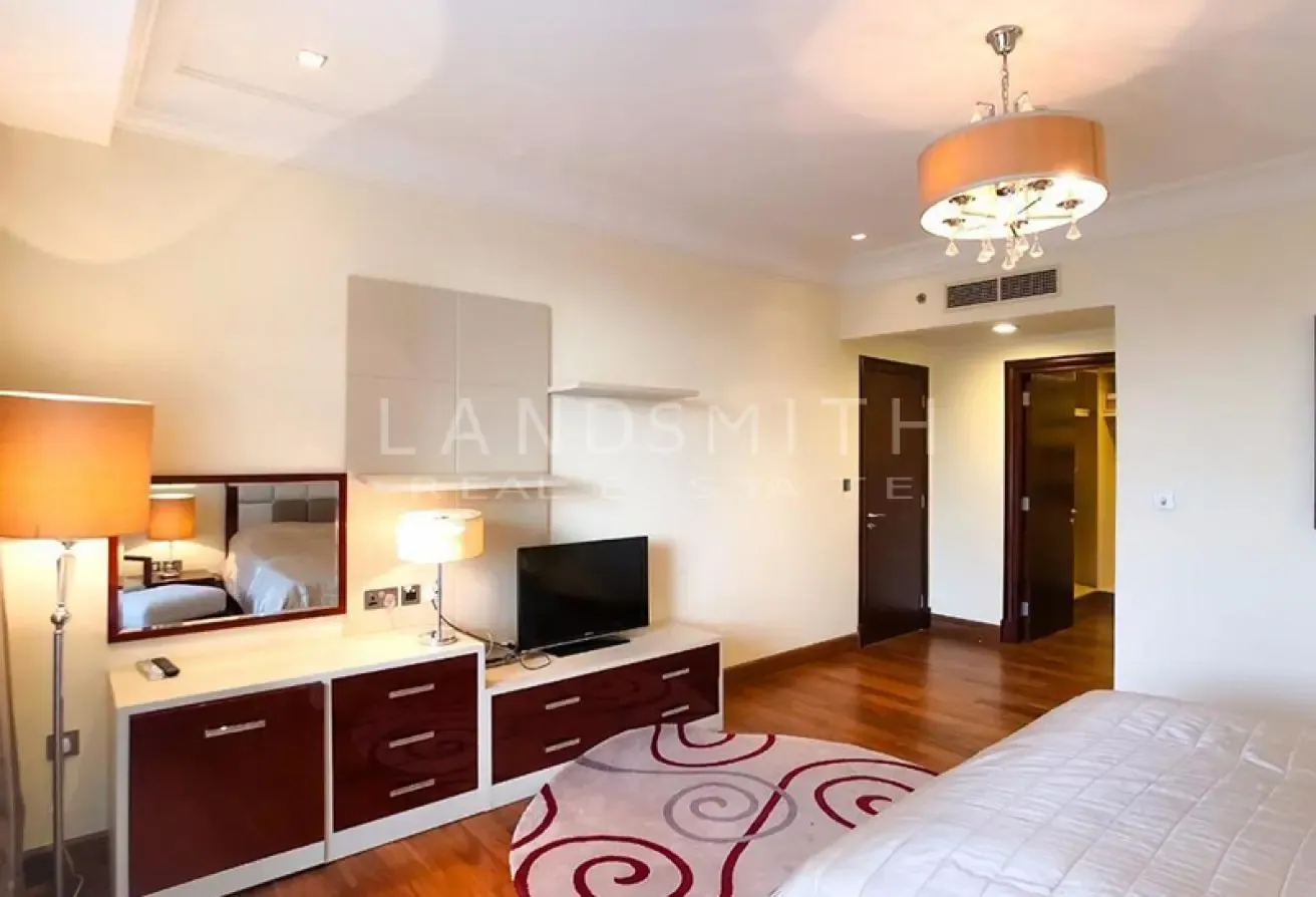 Fully Furnished | Bright 1BR Apartment | Park View