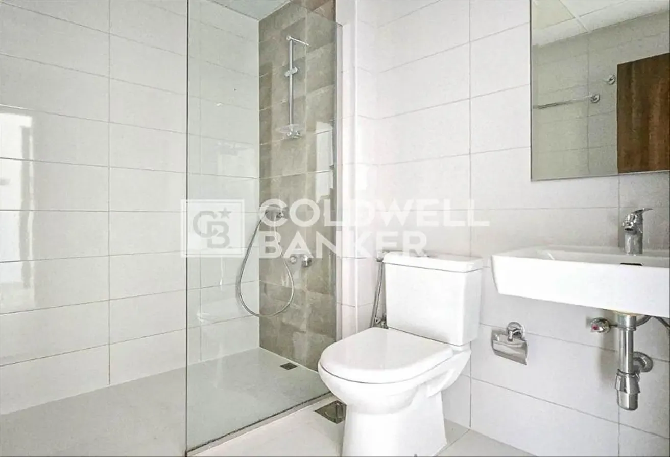 Vacant | Bright and Spacious | Motivated Seller
