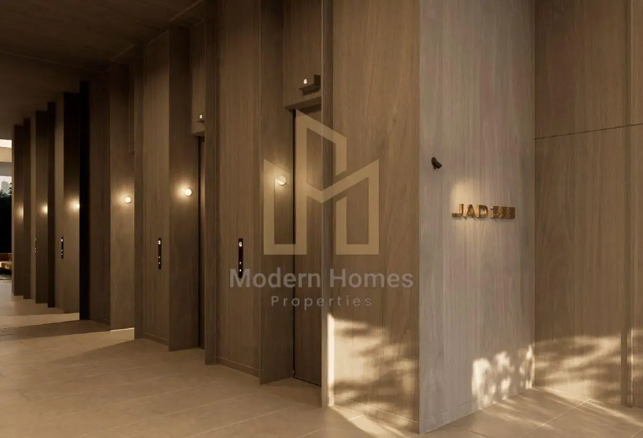 Smart Layout Studio in a Growing Community