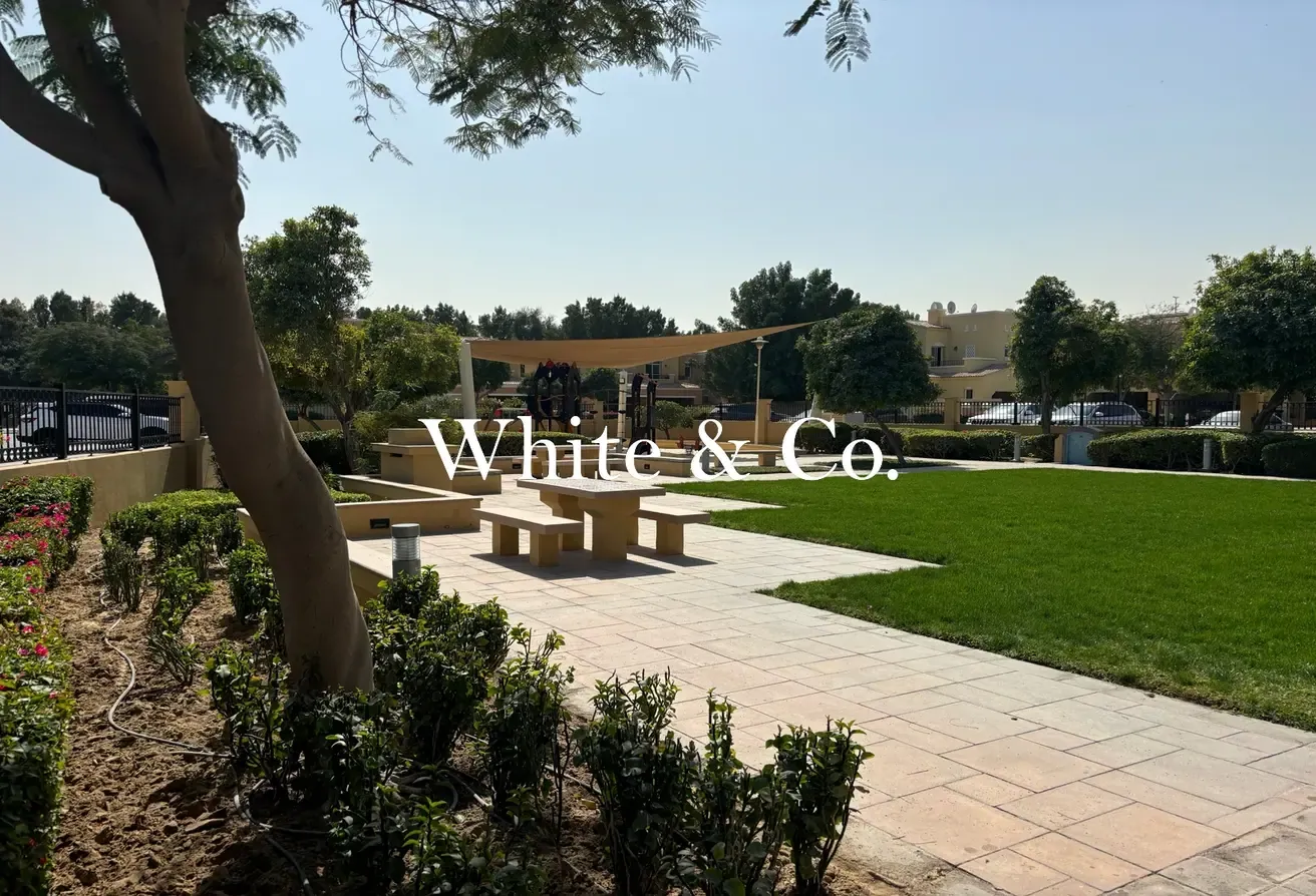 Single Row | Upgraded | 3 bed En-suite