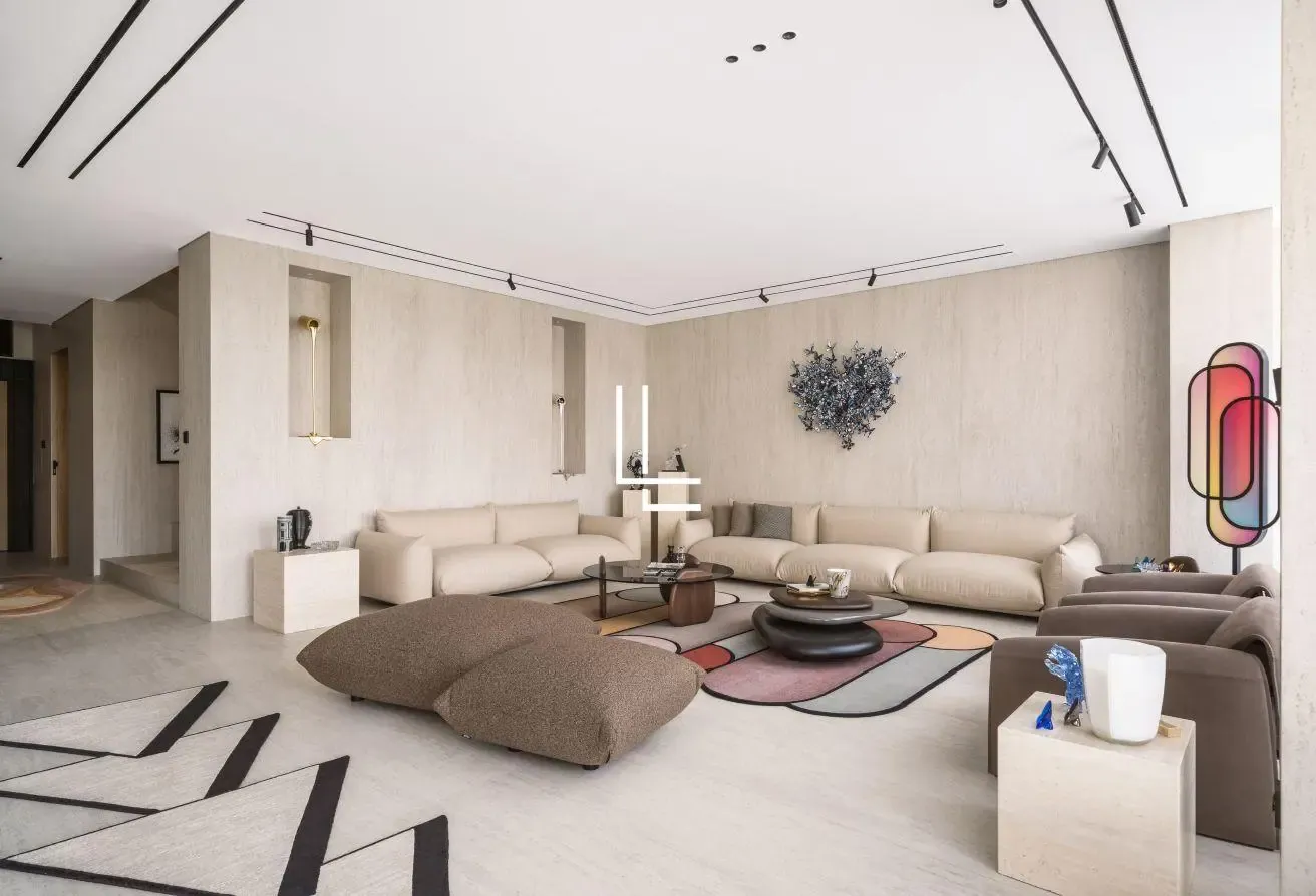 Prime 5BR Villa | Golf Community Living.