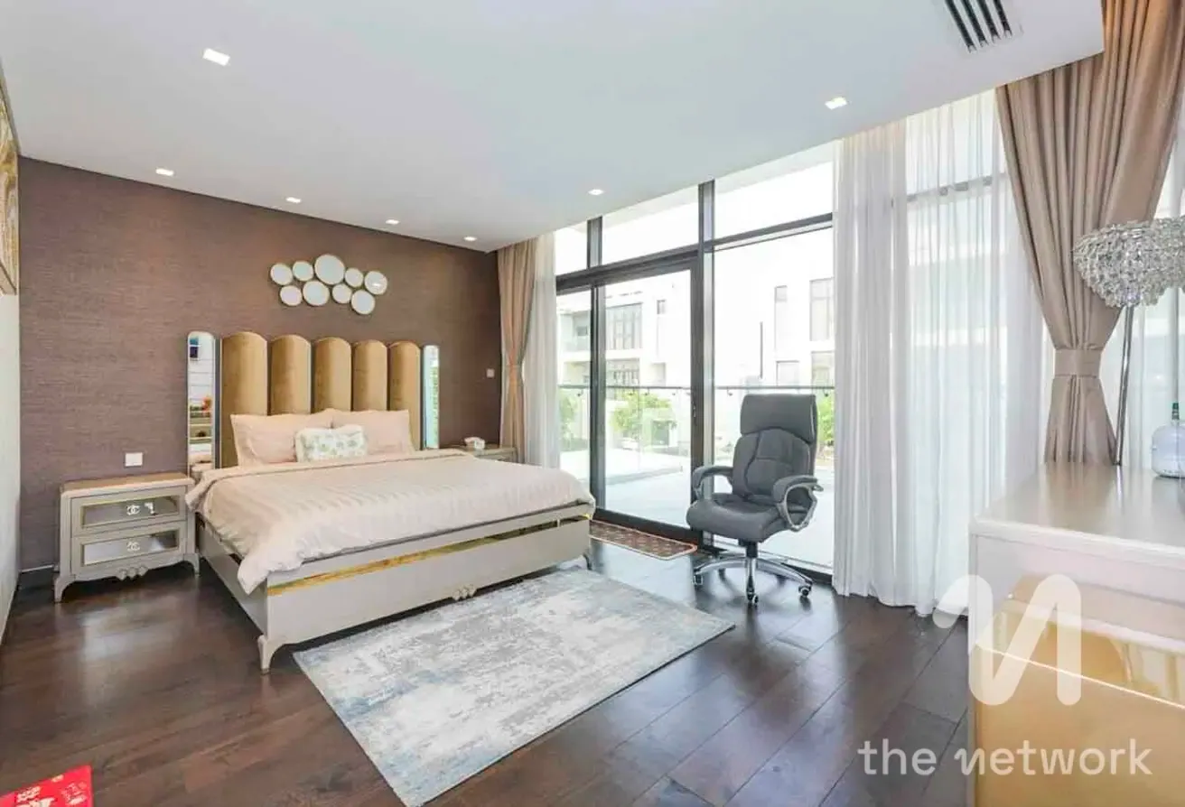 Standalone Villa | Stunning 5 Bed | Golf Course