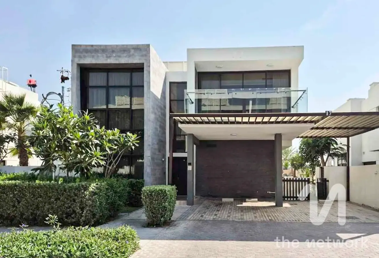 Standalone Villa | Stunning 5 Bed | Golf Course