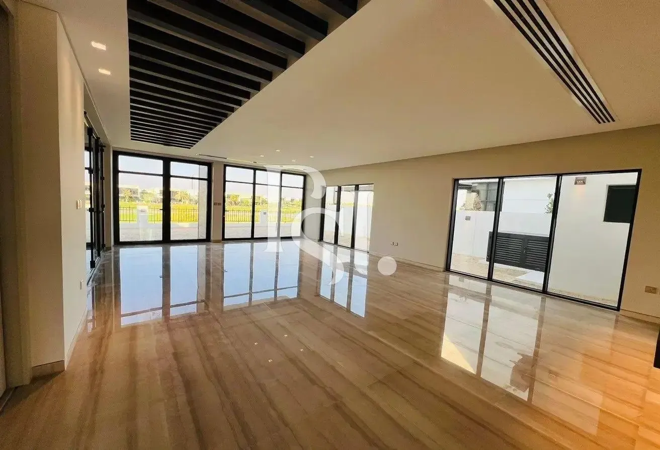 Standalone | Facing Golf Course | Branded