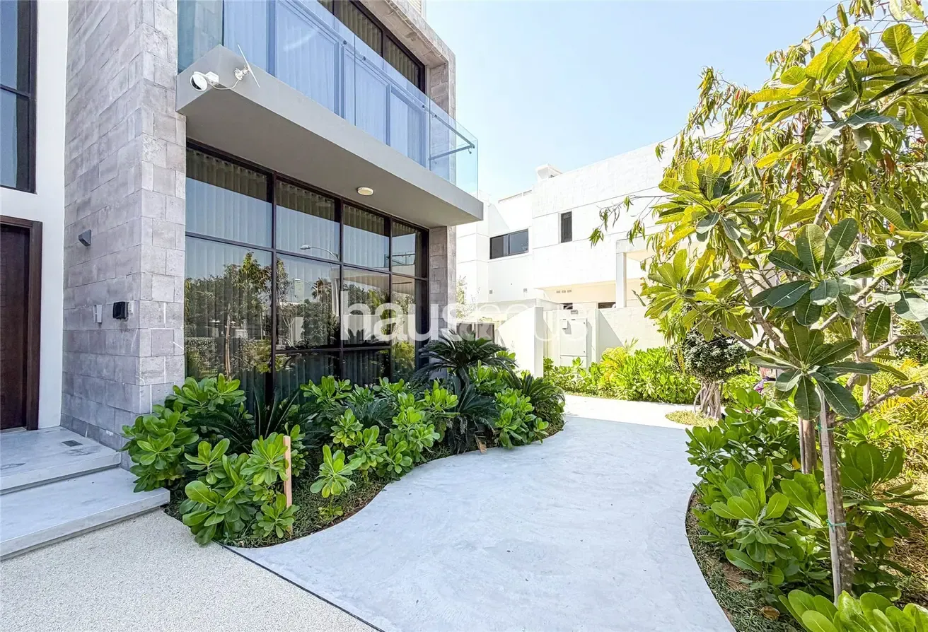 Golf VIew | G+2 | Upgraded | Luxury