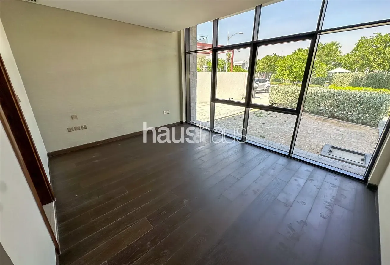 Golf VIew | G+2 | Upgraded | Luxury