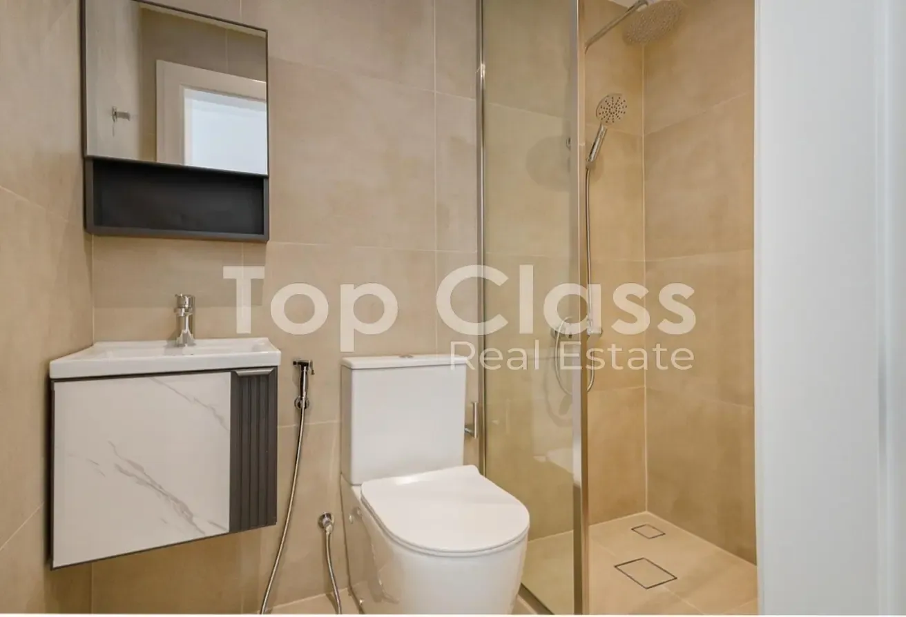 Newly Renovated| Fully Furnished| Golf Course View