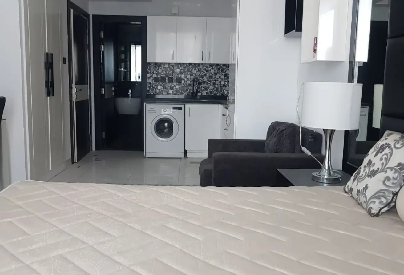 Fully Furnished | Spacious Layout | 4 cheques