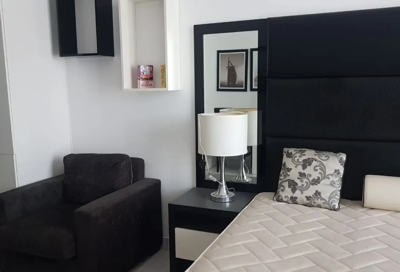 Fully Furnished | Spacious Layout | 4 cheques
