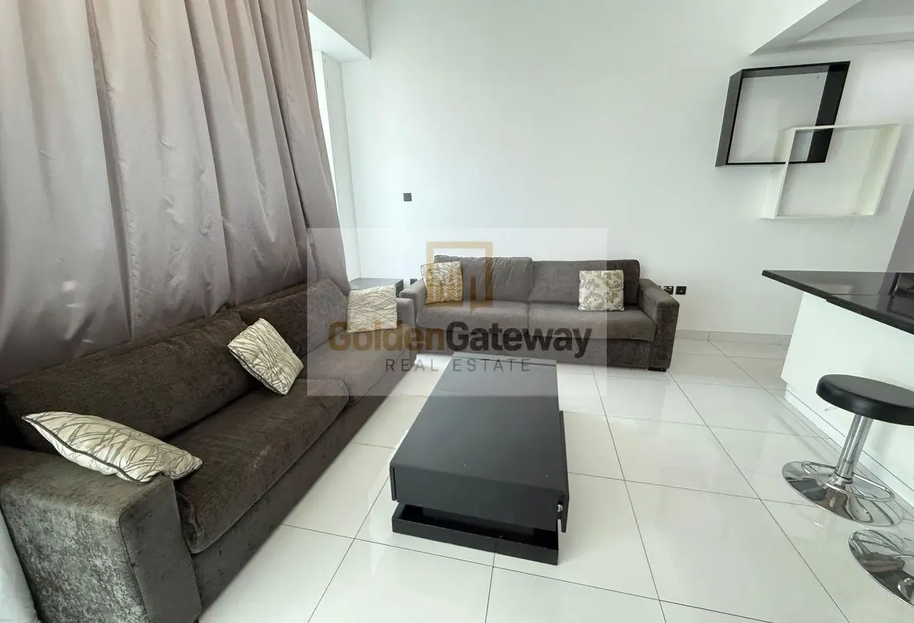 FURNISHED | GLASS WALLS | BRIGHT | CORNER |