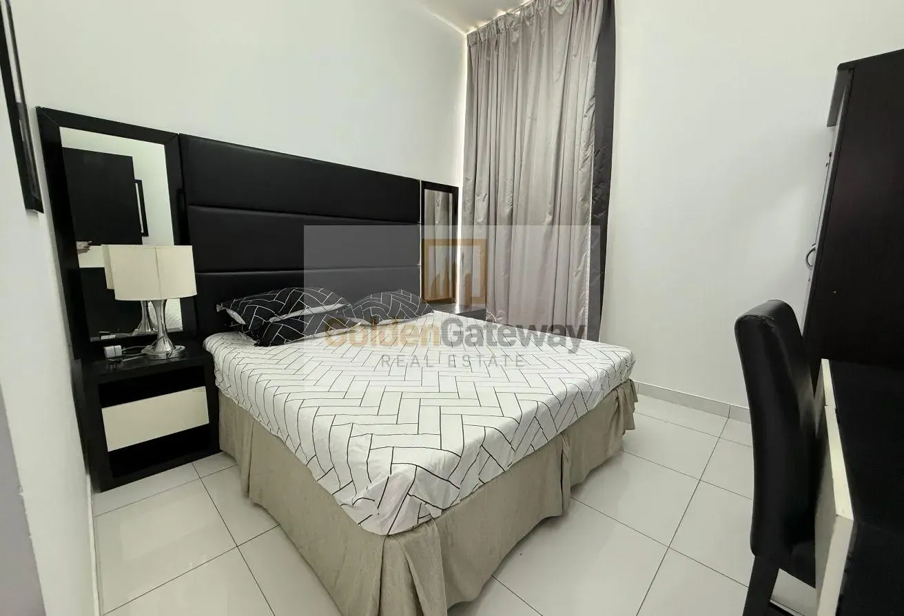 FURNISHED | GLASS WALLS | BRIGHT | CORNER |