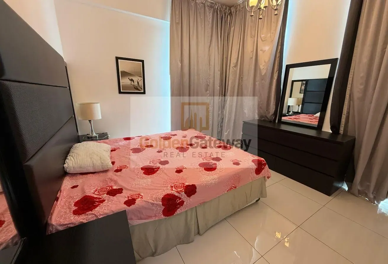 FURNISHED | GLASS WALLS | BRIGHT | CORNER |