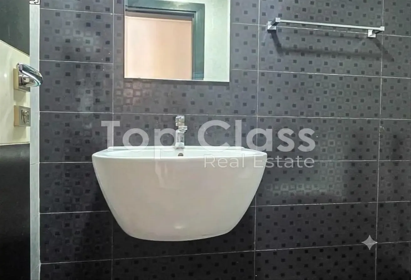 Fully Furnished  | 2 Parking | Multiple Cheques
