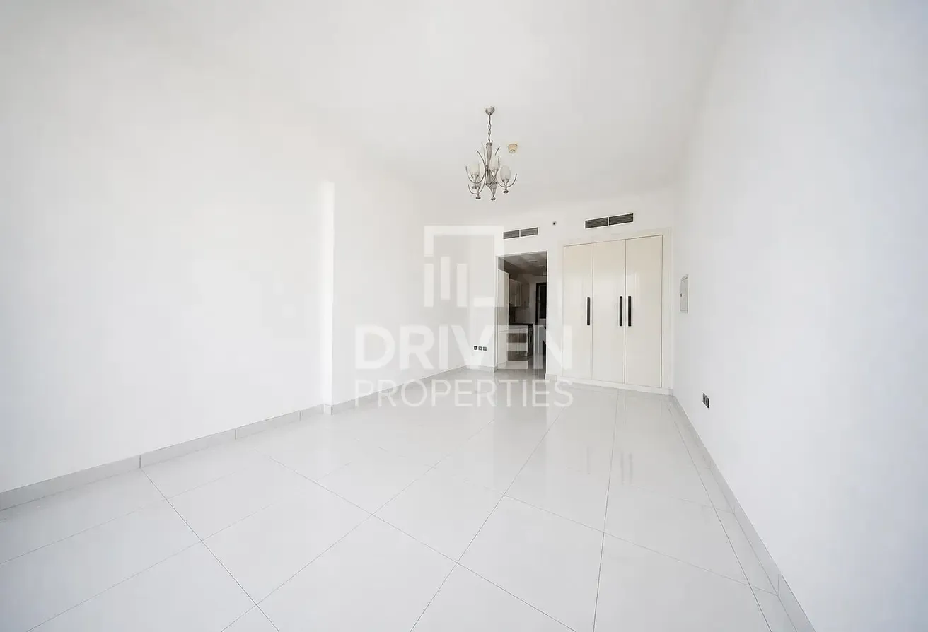 Well Maintained | Vacant Unit | High Floor