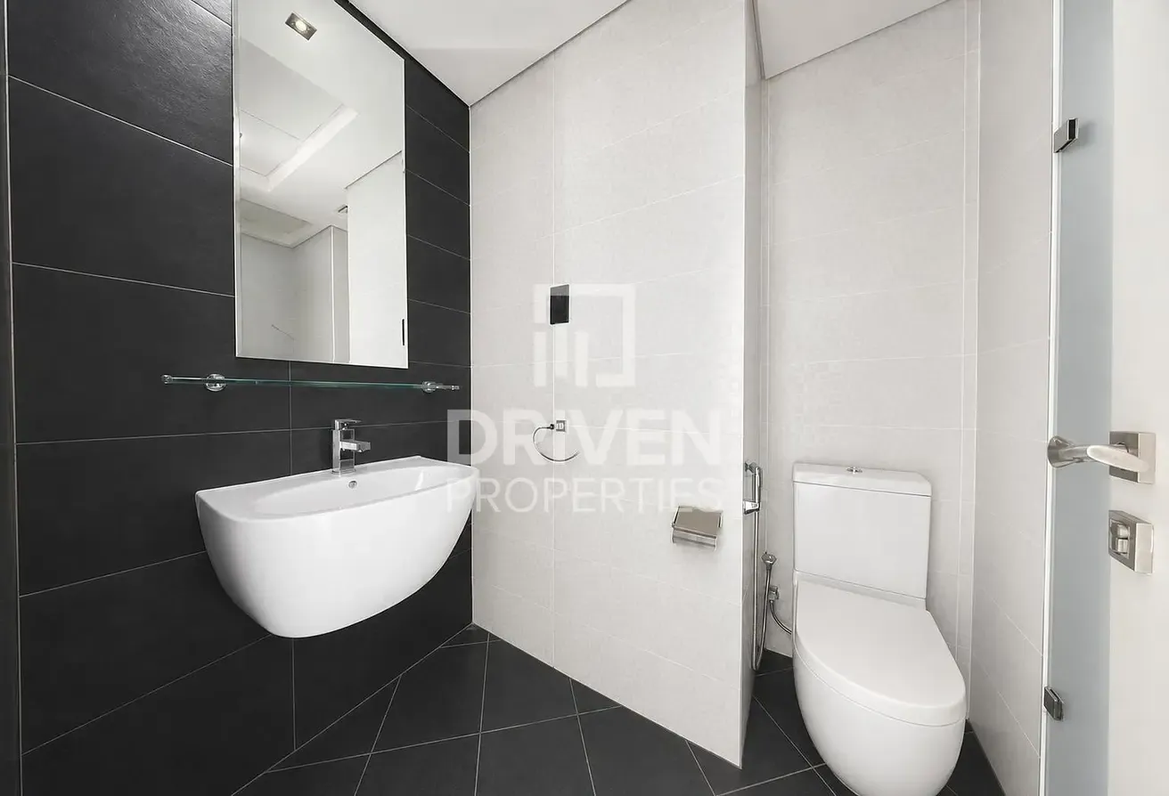 Well Maintained | Vacant Unit | High Floor