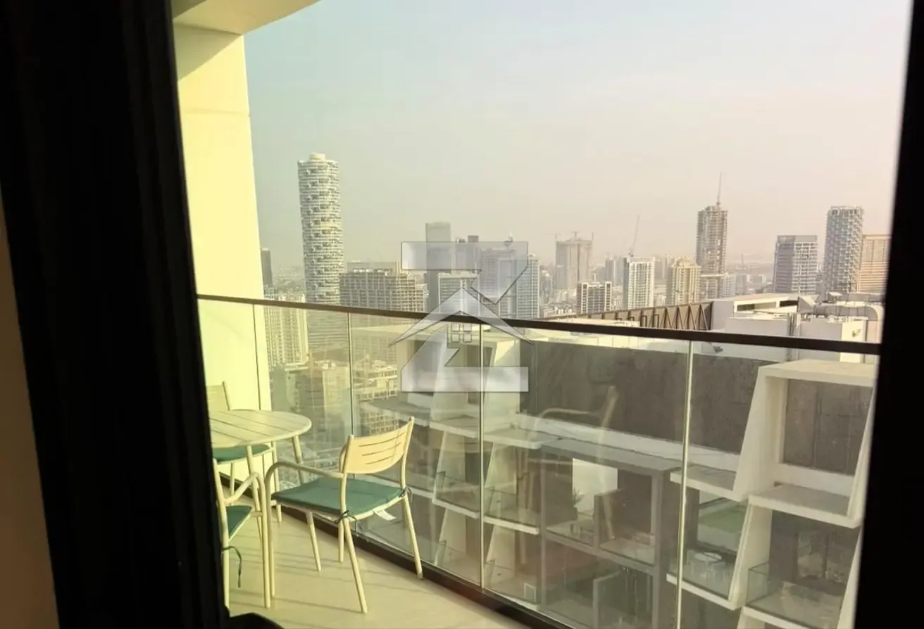 Brand New & Vacant! Furnished, High Flr, Corner