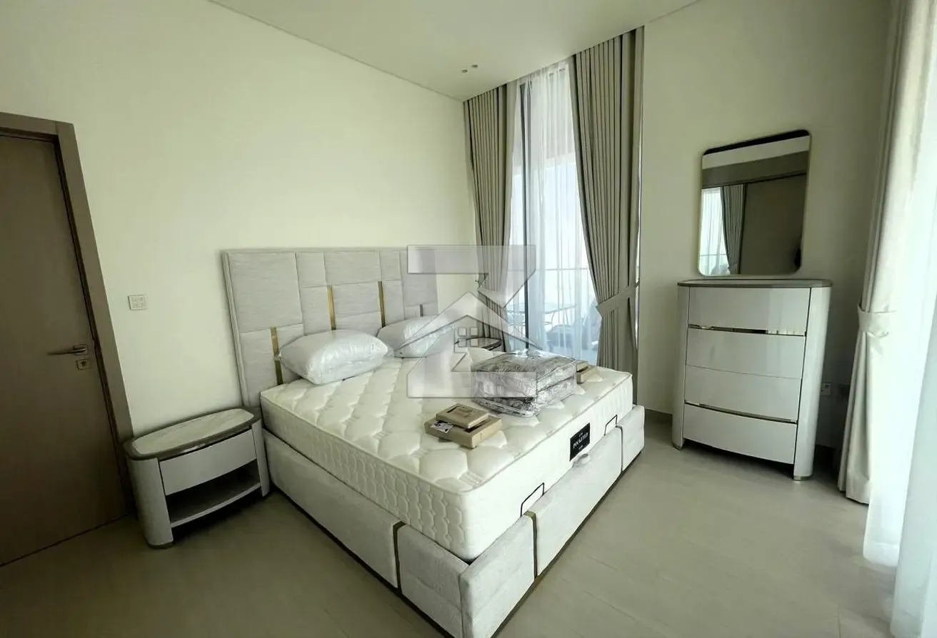 Brand New & Vacant! Furnished, High Flr, Corner