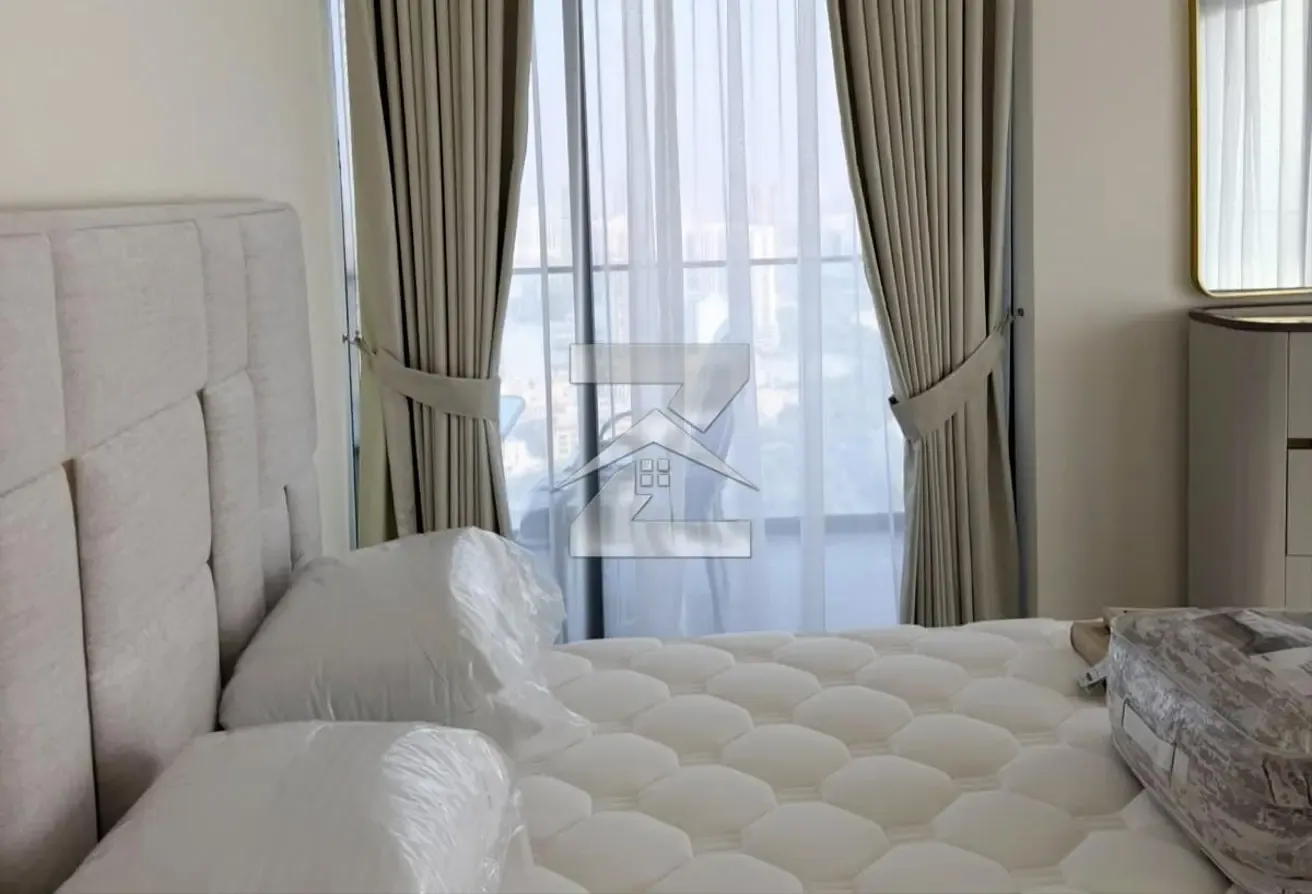 Brand New & Vacant! Furnished, High Flr, Corner