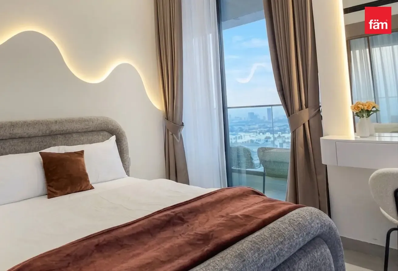 Bright Furnished Apt | Closed Kitchen