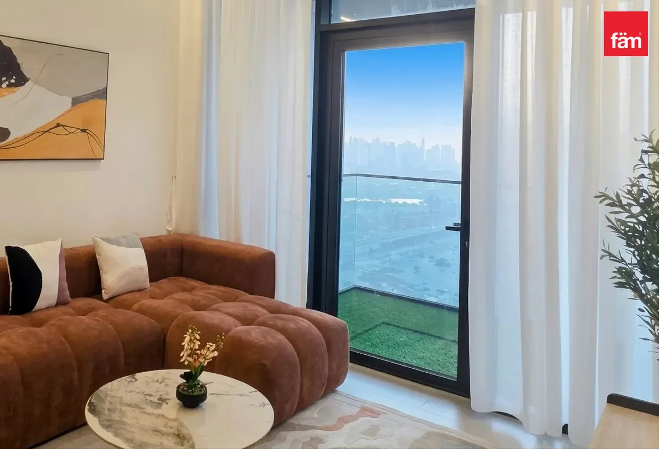Bright Furnished Apt | Closed Kitchen