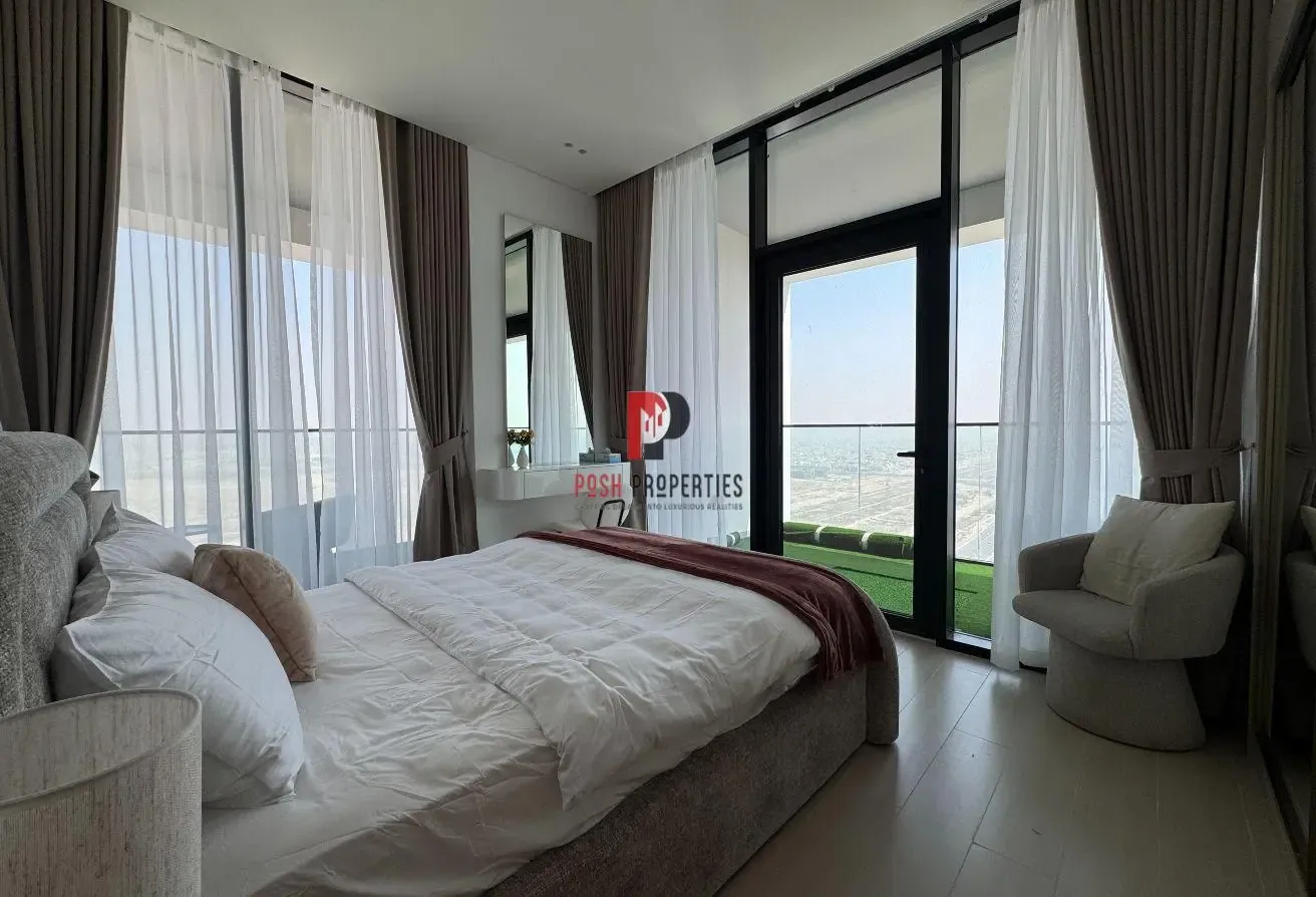 Brand new l Higher Floor l Skyline view