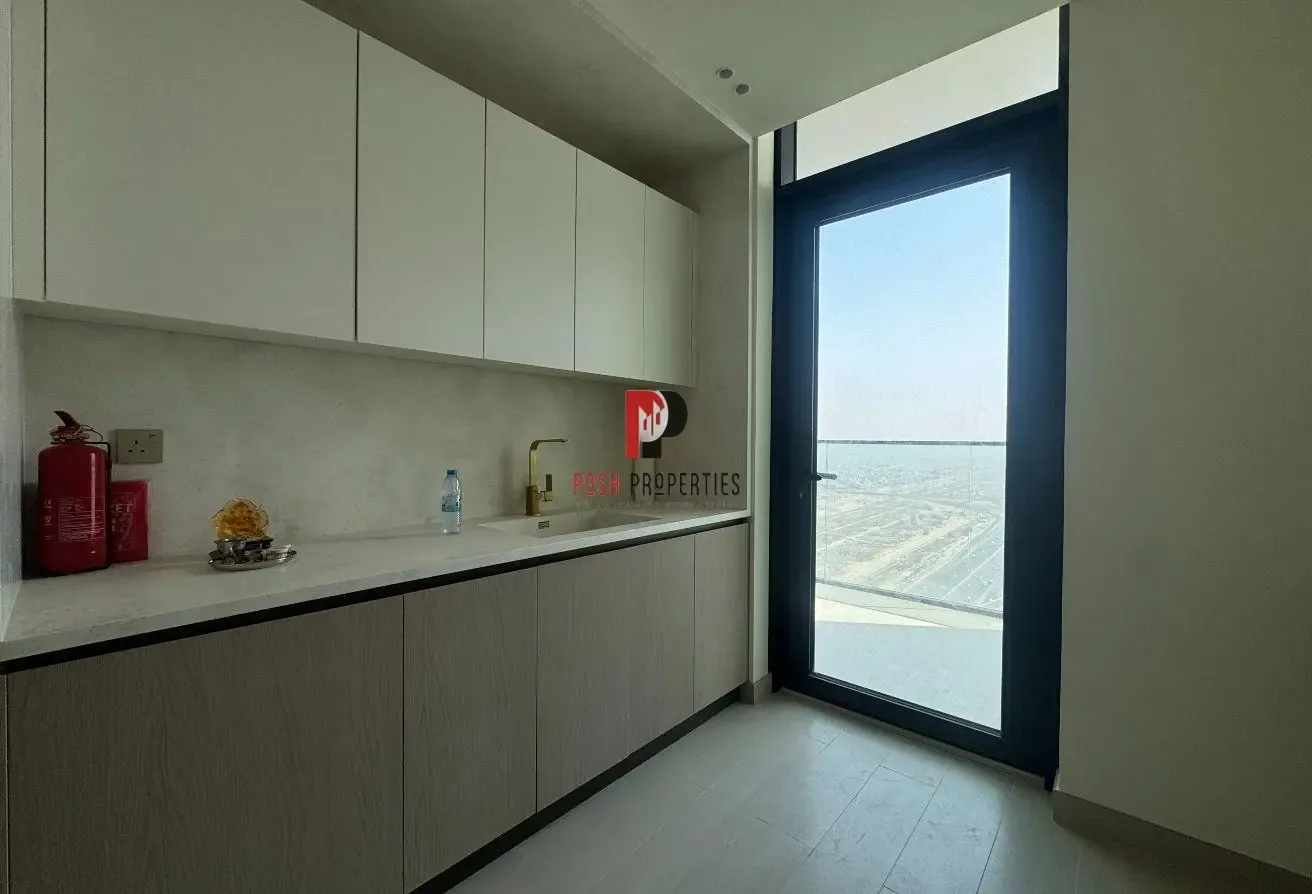 Brand new l Higher Floor l Skyline view