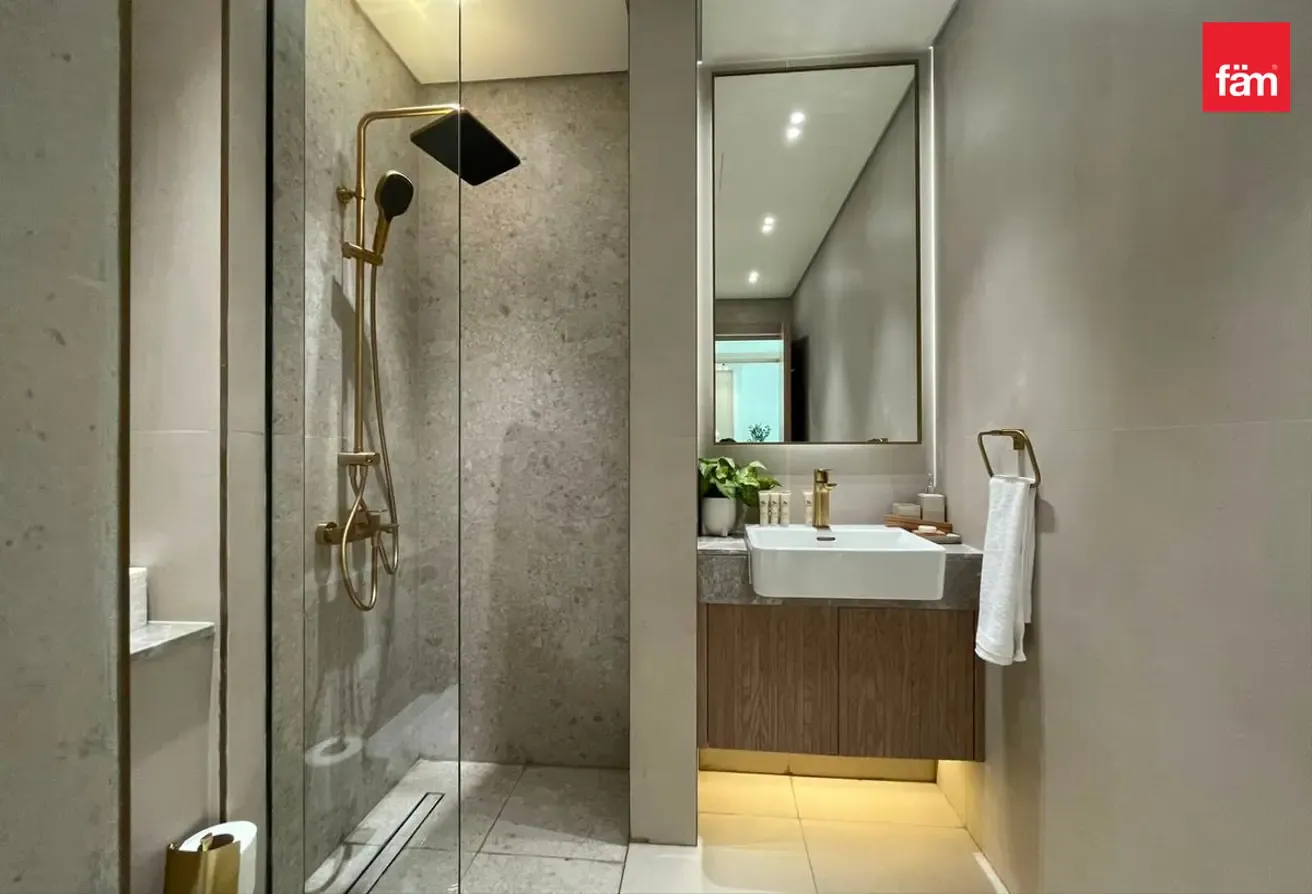 Stunning Brand New 1 BR | Mid Floor | Apex