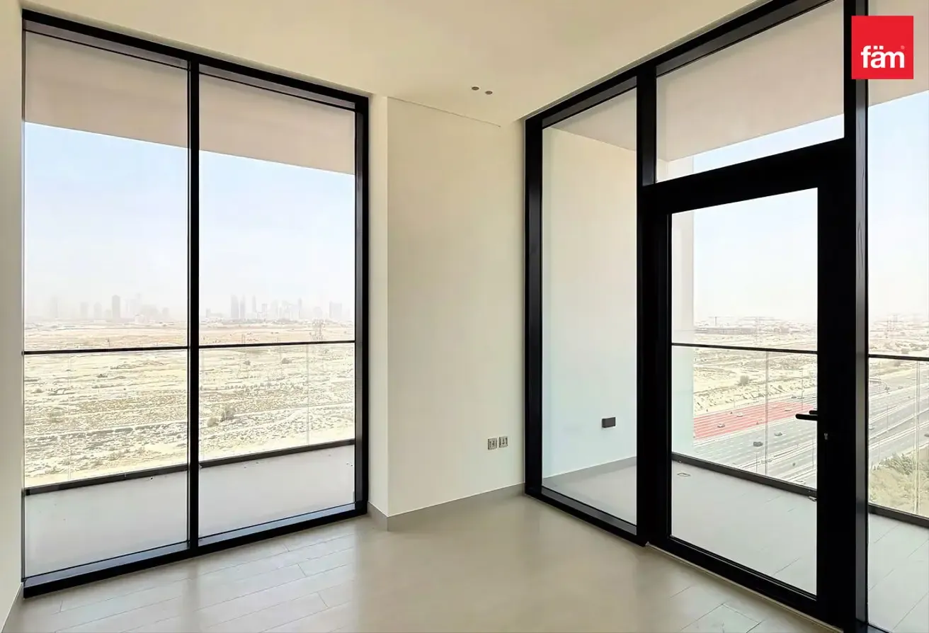 Bright 1BR | Panoramic Skyline | Bingatti Apex