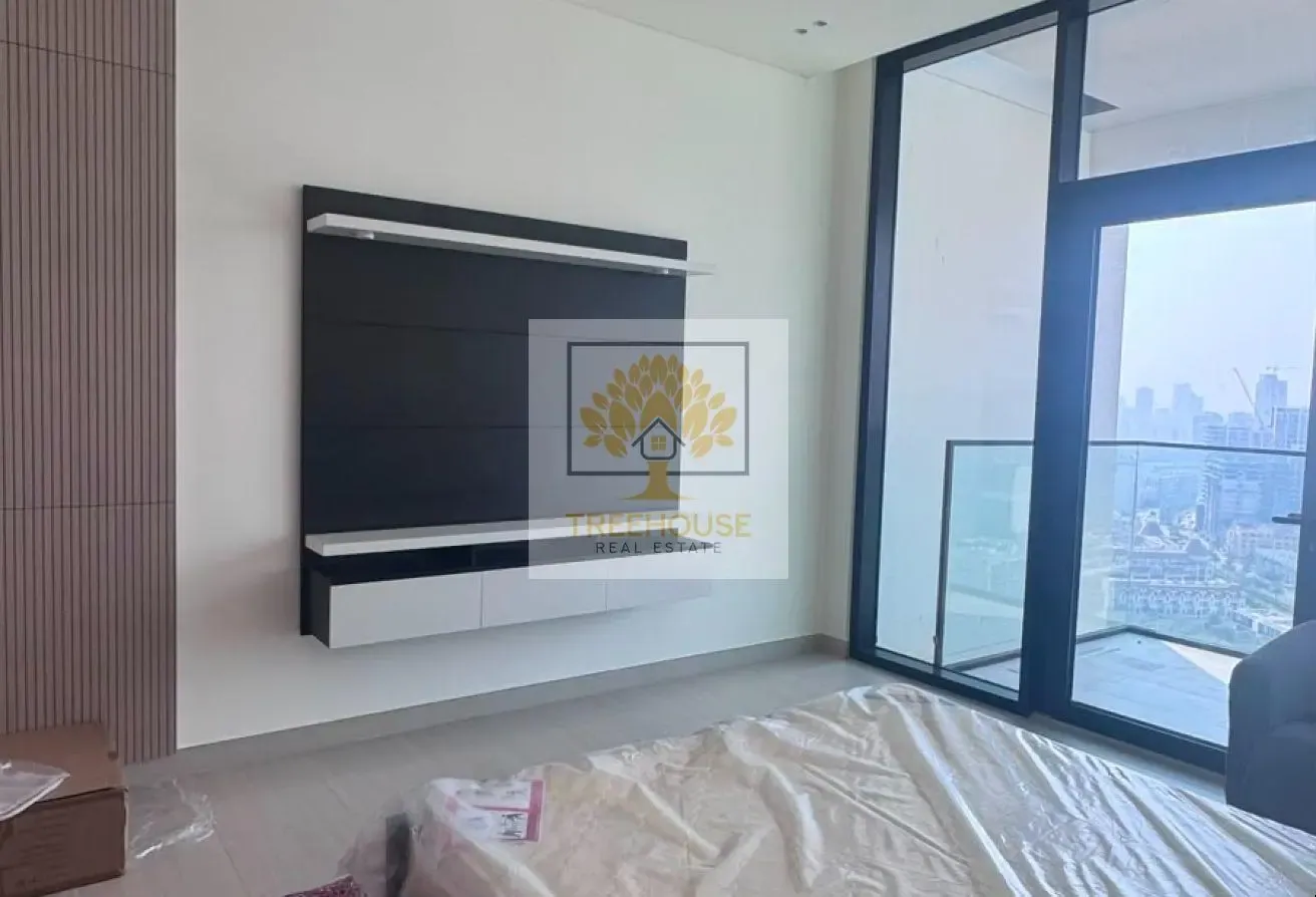 FULLY FURNISHED STUDIO| HIGH FLOOR| PRIME LOCATION