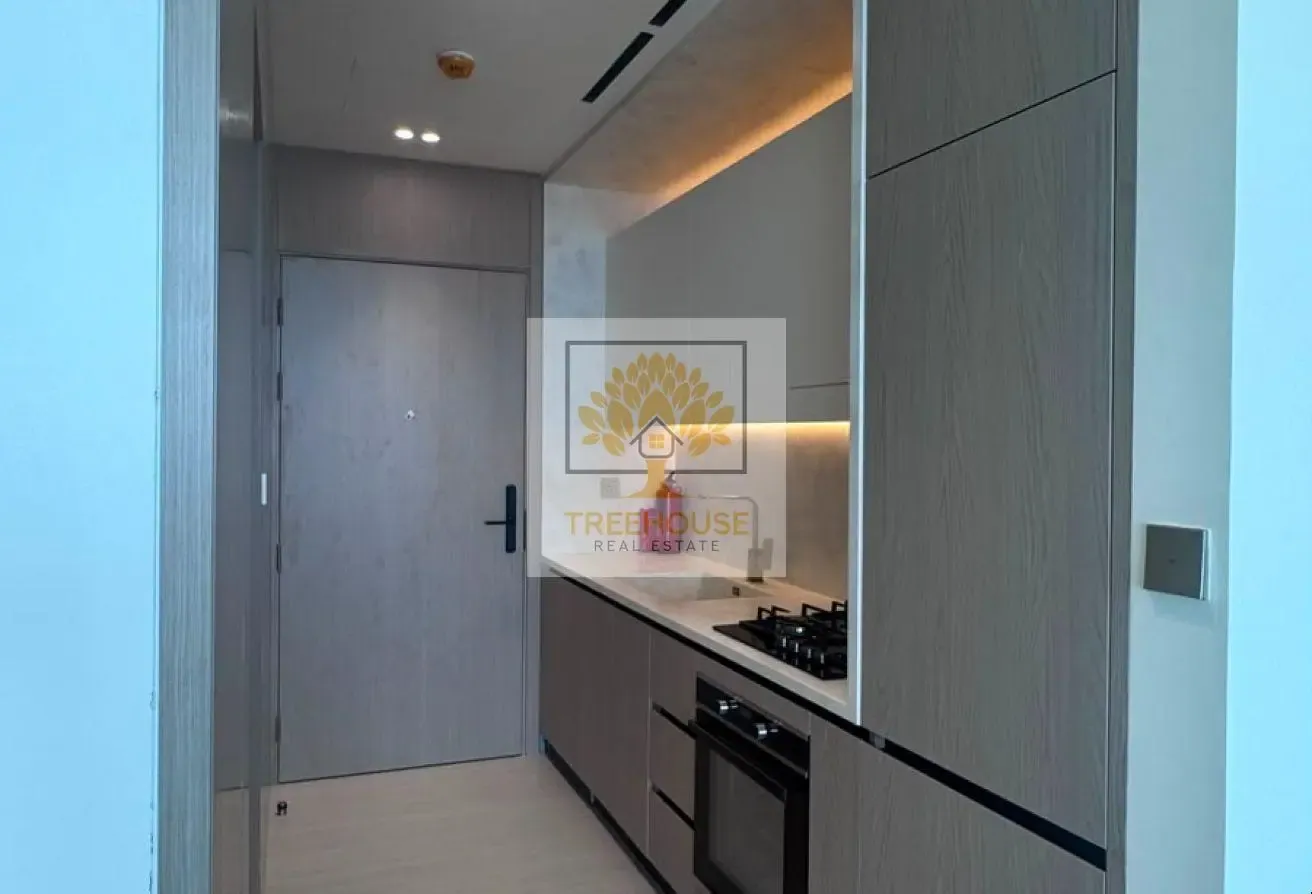 FULLY FURNISHED STUDIO| HIGH FLOOR| PRIME LOCATION