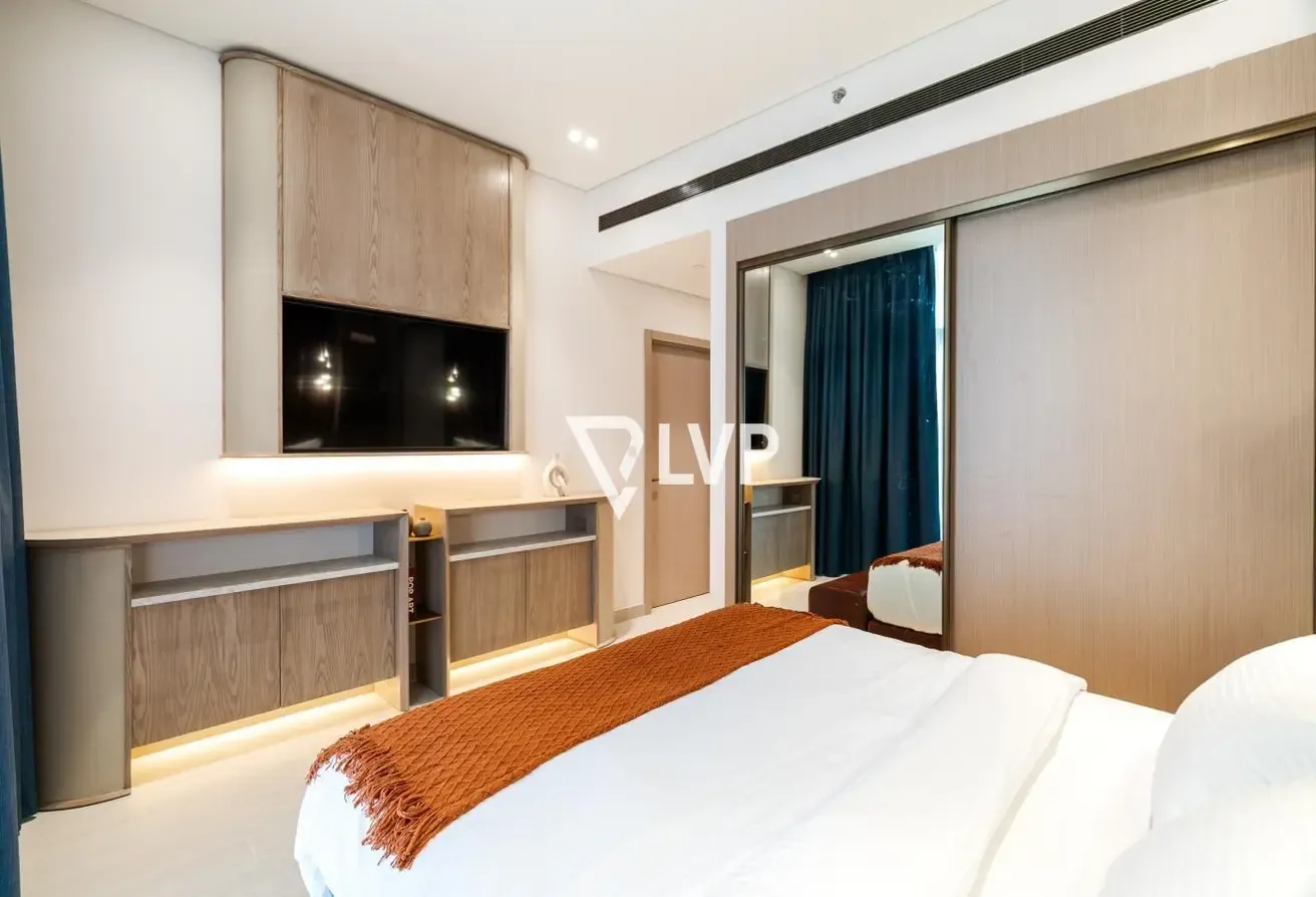 Fully Furnished | Corner Unit | High Floor