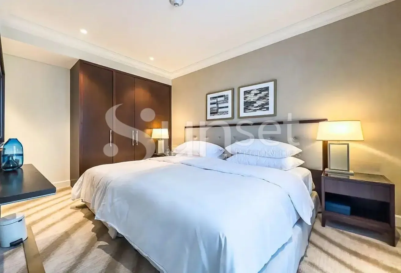Elegant 2BR Apt | Burj Khalifa & Fountain Views