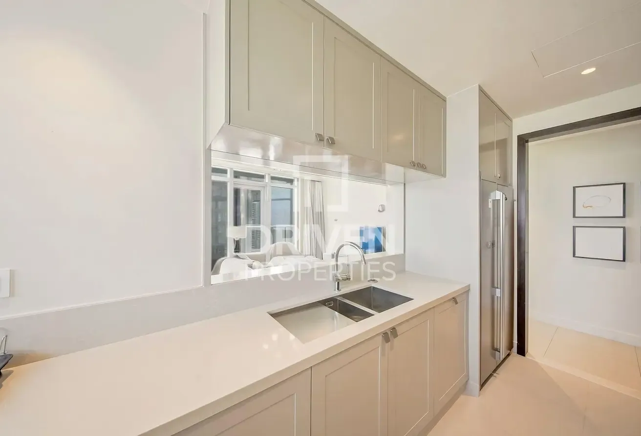 Premium Location | Burj Khalifa View | Vacant