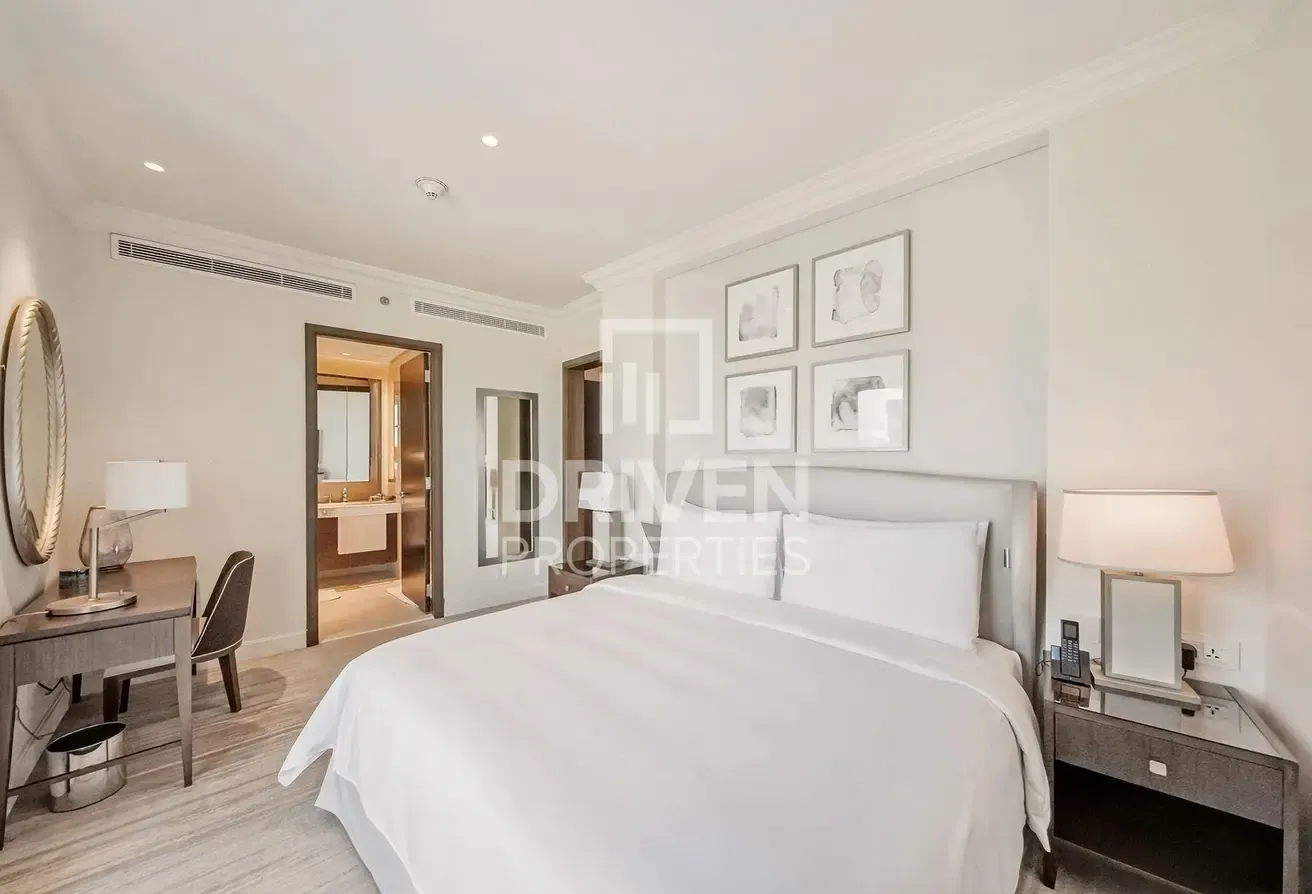 Premium Location | Burj Khalifa View | Vacant