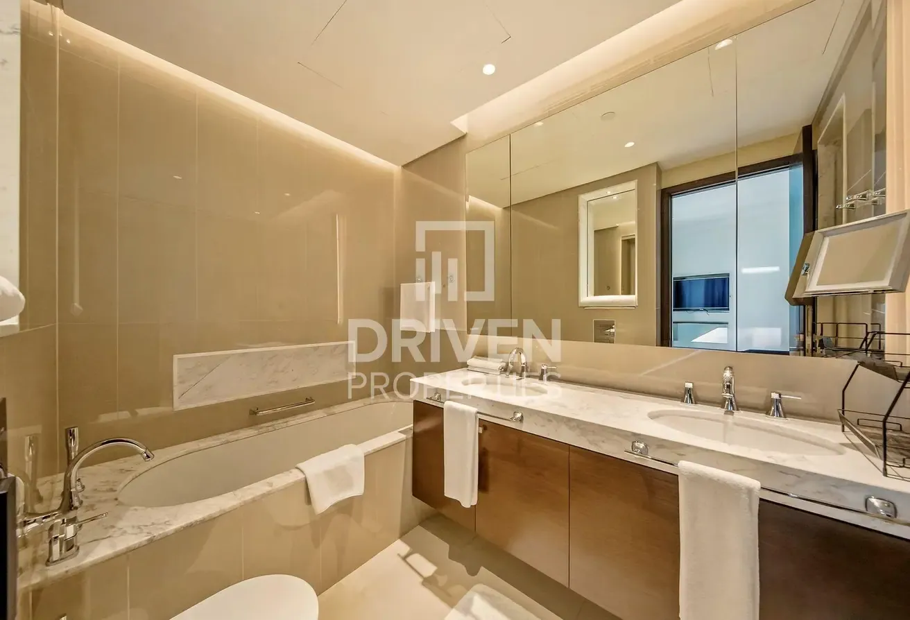Premium Location | Burj Khalifa View | Vacant