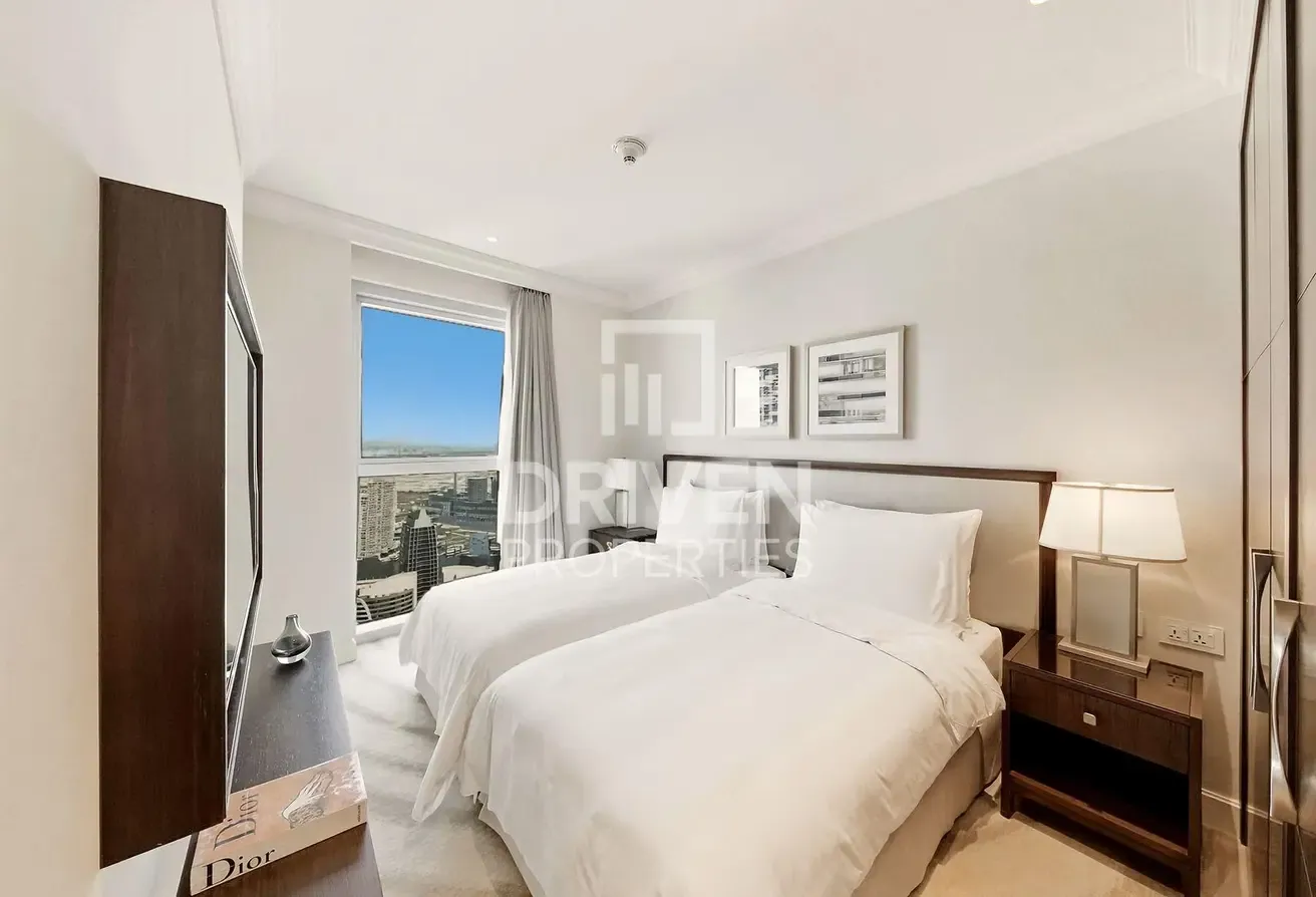 Premium Location | Burj Khalifa View | Vacant